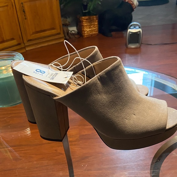 Mossimo taupe heeled bootie - Picture 2 of 5